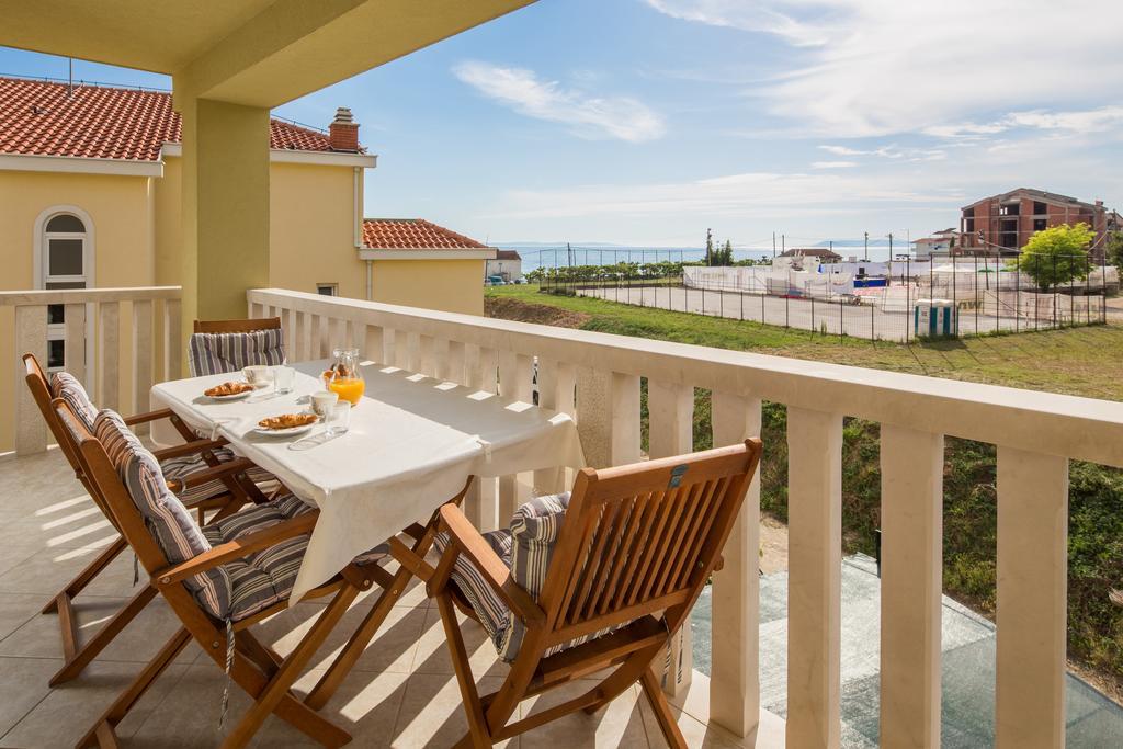 Apartments Leon Podstrana Chambre photo