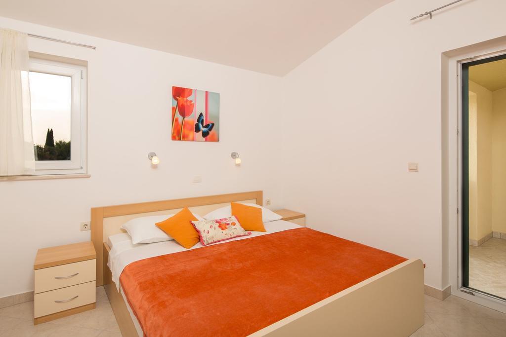 Apartments Leon Podstrana Chambre photo